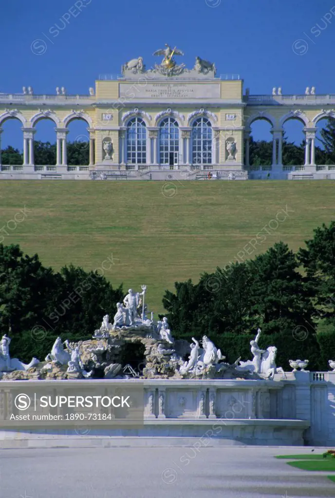 Gloriette and Neptune fountain, Schonbrunn gardens, UNESCO World Heritage Site, Vienna, Austria, Europe