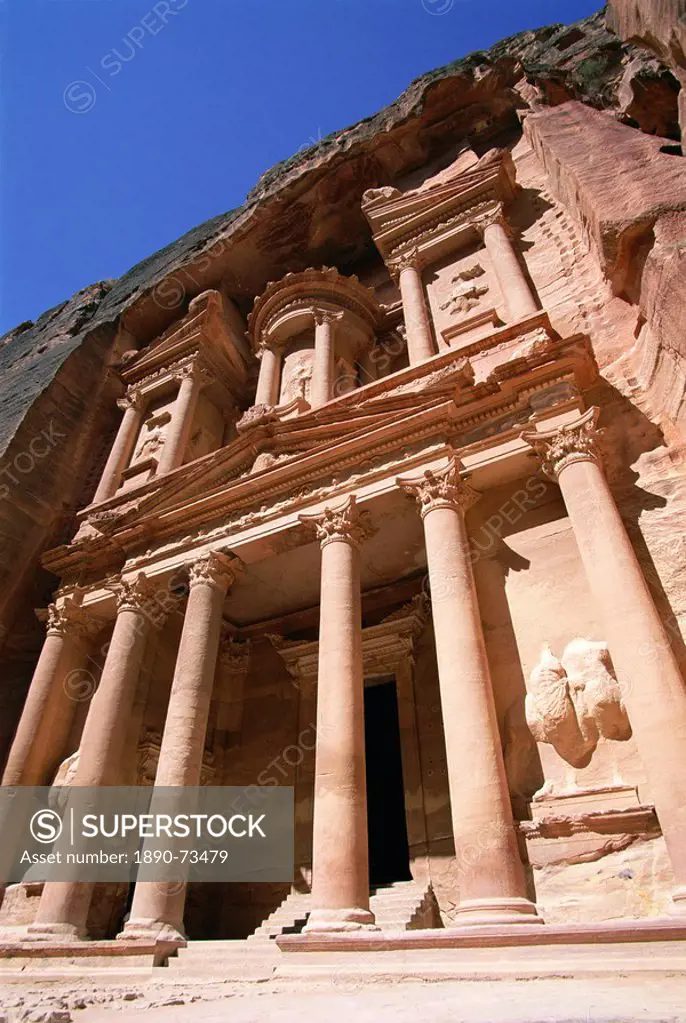 Al Khazneh, the Treasury, dating from Nabatean times, Petra, UNESCO World Heritage Site, Jordan, Middle East