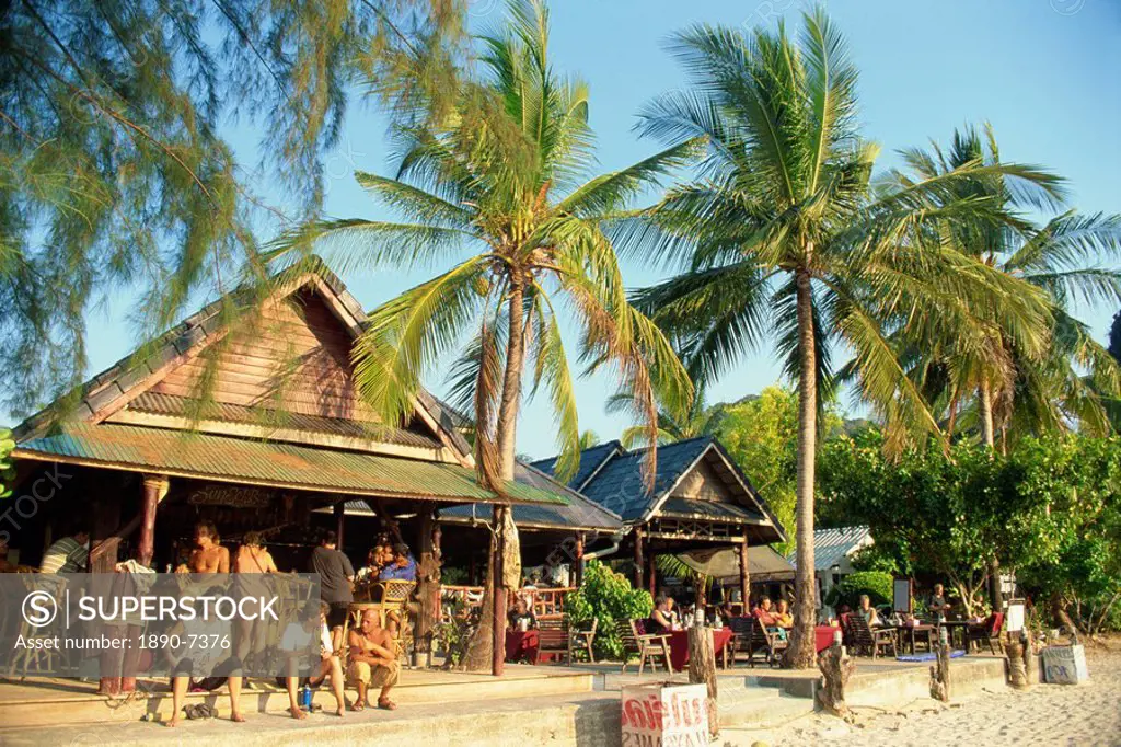 Tourists at bars and cafes at Railay Beach, Krabi, Thailand, Southeast Asia, Asia
