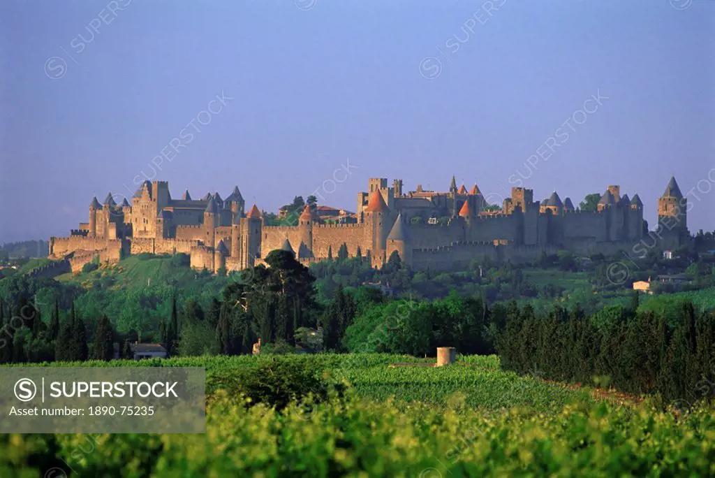 The medieval city of Carcassonne, Aude, Languedoc_Roussillon, France, Europe