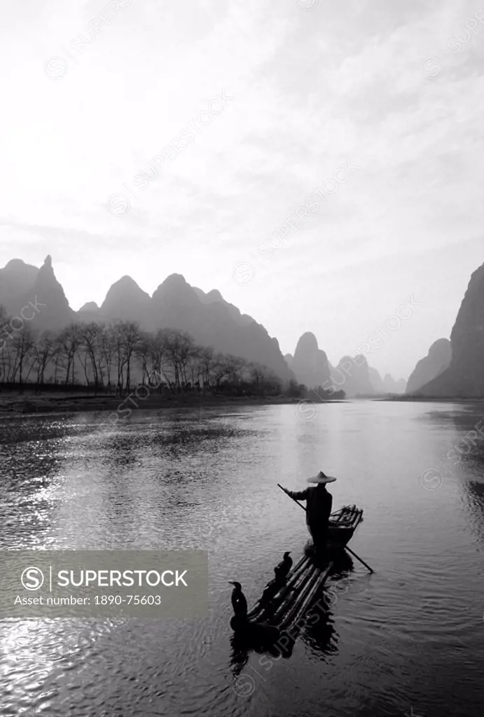 Cormorant fisherman, River Li, Guilin, China