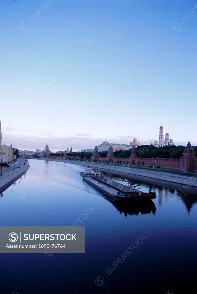 Barge beside the walls of the Kremlin, Moscow, Russia, Europe