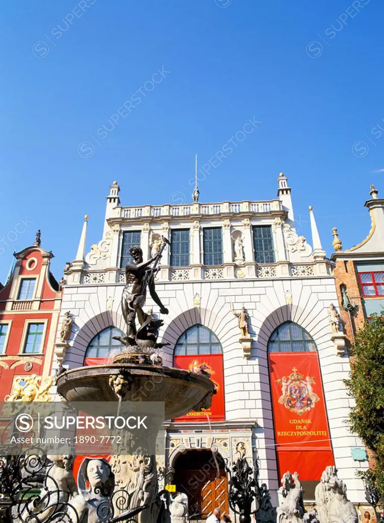 Neptune Fountain, Old Town, Gdansk, Poland, Europe