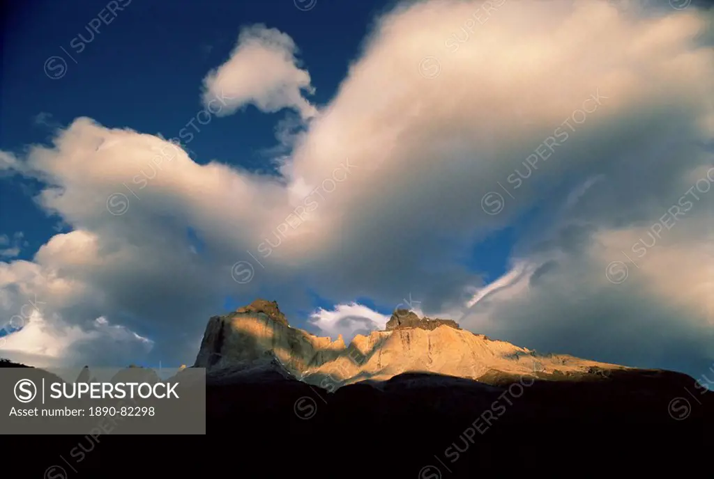 Los Cuernos del Paine, from Valle Frances, Torres del Paine National Park, Chile, South America