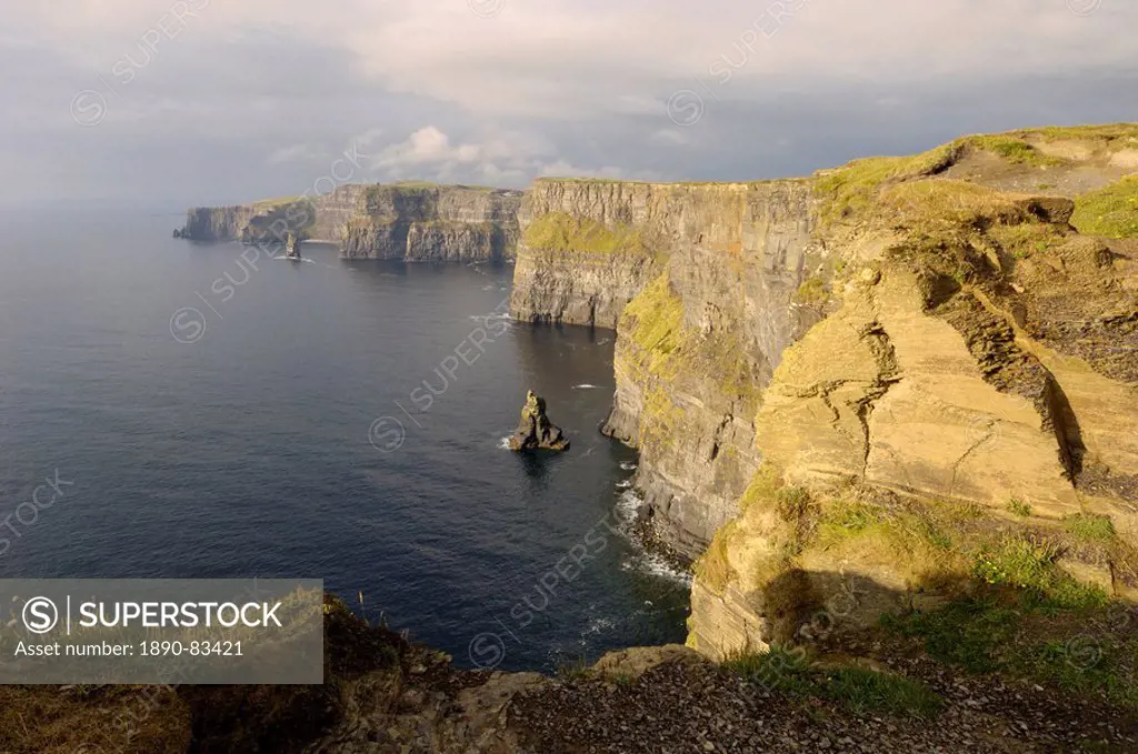 Cliffs of Moher, County Clare, Munster, Republic of Ireland Eire, Europe