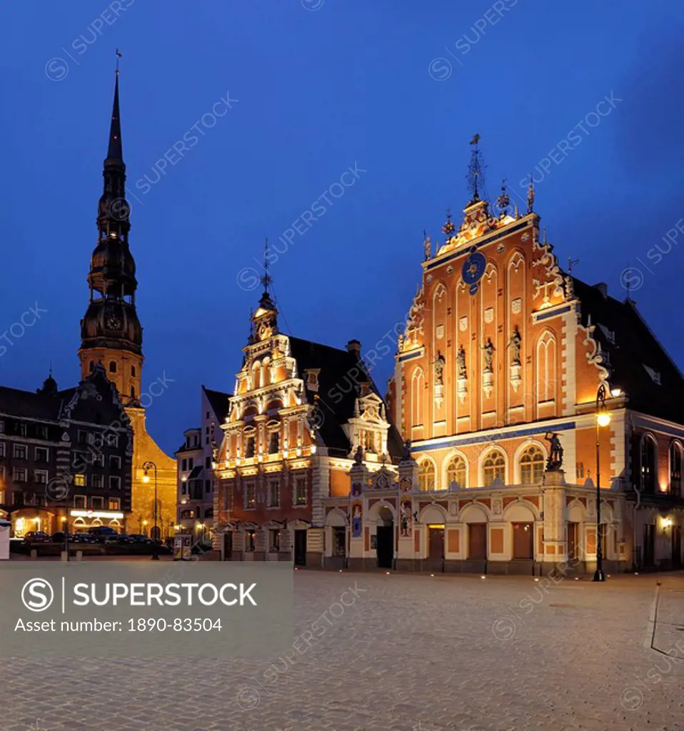 House of the Blackheads at night, Ratslaukums Town Hall Square, Riga, Latvia, Baltic States, Europe