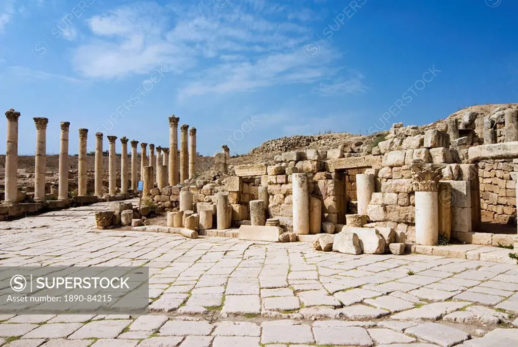 South Decumanus and South Tetrapylon, Jerash, a Roman Decapolis city, Jordan, Middle East