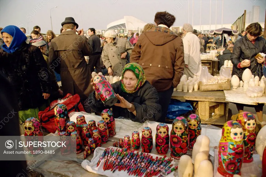 Russian dolls for sale on market stall, Russia, Europe