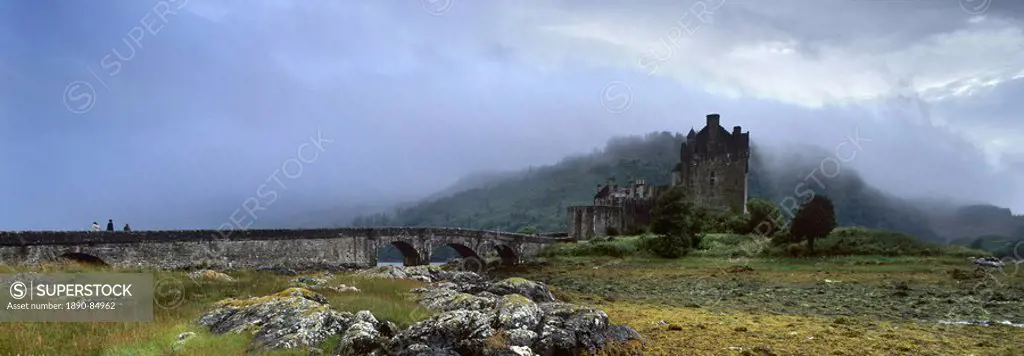Eilean Donan Castle, Dornie, Lochalsh, Highland region, Scotland, United Kingdom, Europe