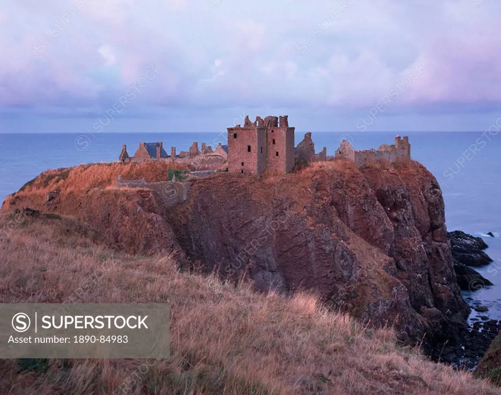 Dunnottar Castle dating from the 14th century, near Stonehaven, Aberdeenshire, Scotland, United Kingdom, Europe