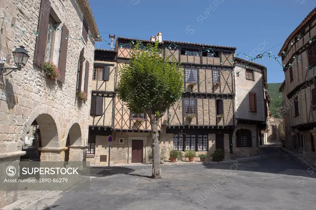Town square, Alet_les_Bains, Aude, Languedoc_Roussillon, France, Europe