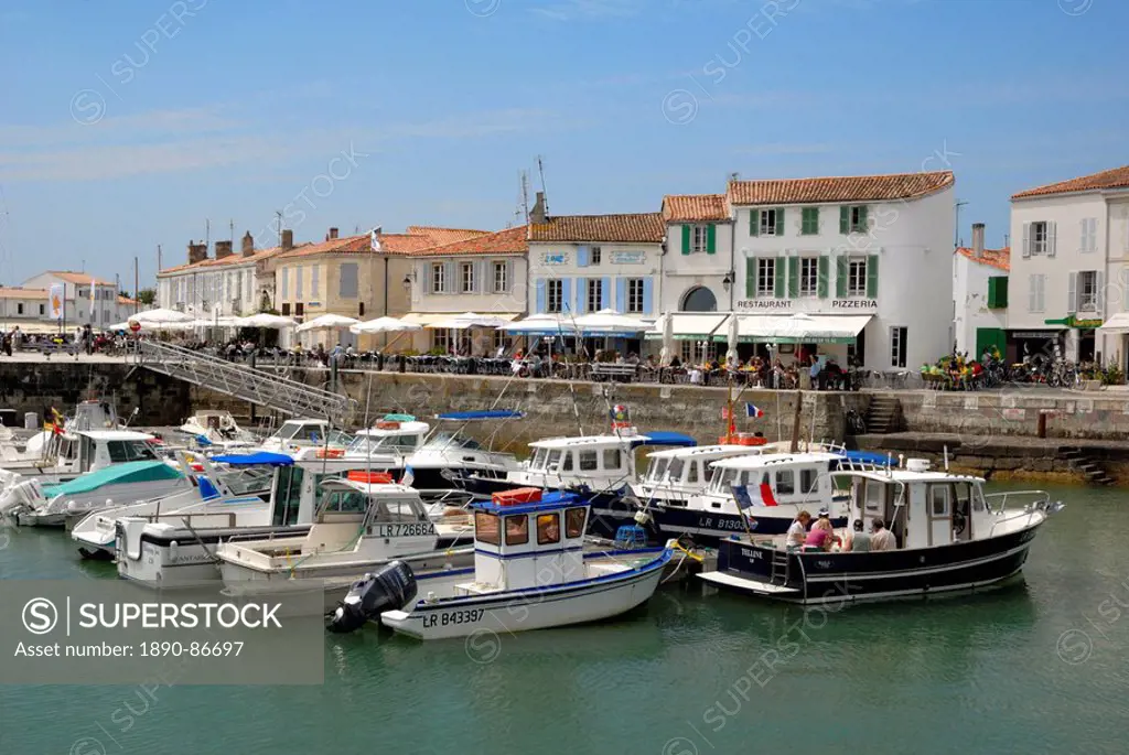Harbour and quayside, Saint Martin de Re, Ile de Re, Charente_Maritime, France, Europe
