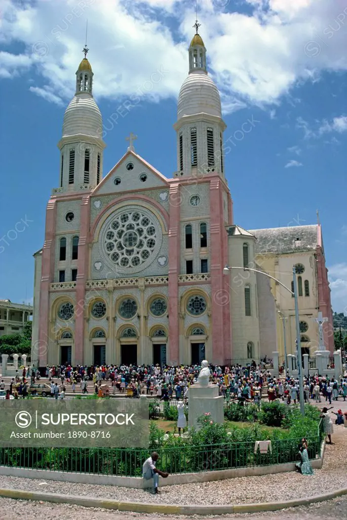 Crowds before the Catholic cathedral at Port au Prince, Haiti, Caribbean, Central America