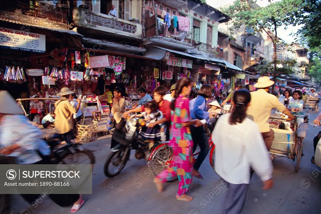 Bustling street in the old quarter, Hanoi, Vietnam, Indochina, Southeast Asia, Asia