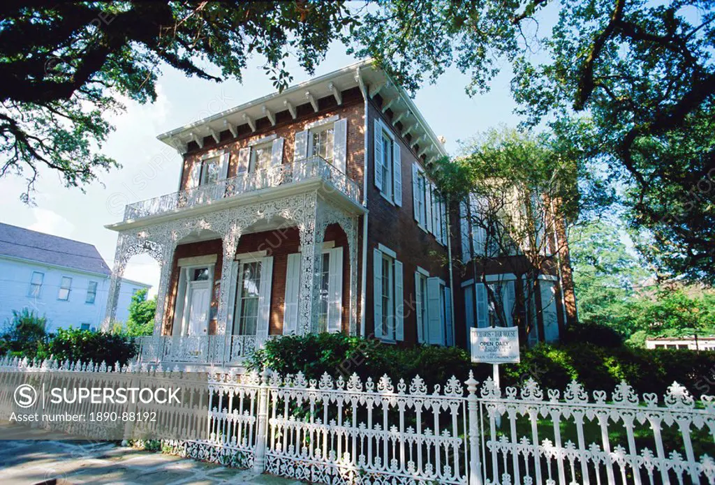 The 1860 Richards_Dar House, now a museum, Italianate style in the city´s historic district, Mobile, Alabama, USA