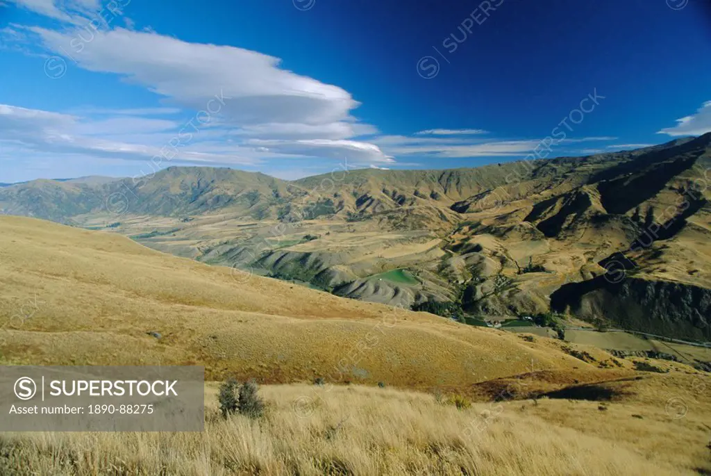 Looking south from the Crown Range towards the Kawarau Valley in area north east of Queenstown, west Otago, South Island, New Zealand