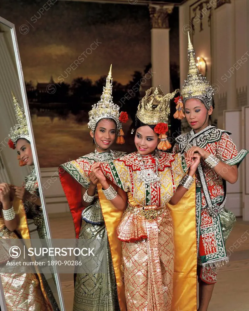 Classical Thai dancers, Thailand, Southeast Asia, Asia