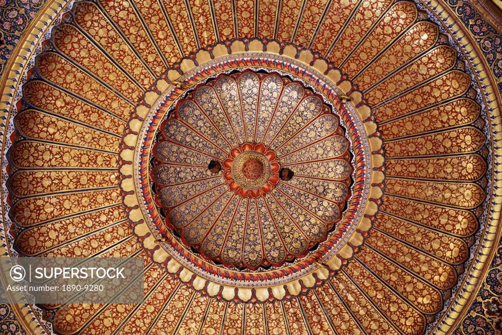 Detail of the exquisitely and finely gilded domed ceiling in the public reception hall, Kuchaman Fort, Kuchaman, Rajasthan state, India, Asia