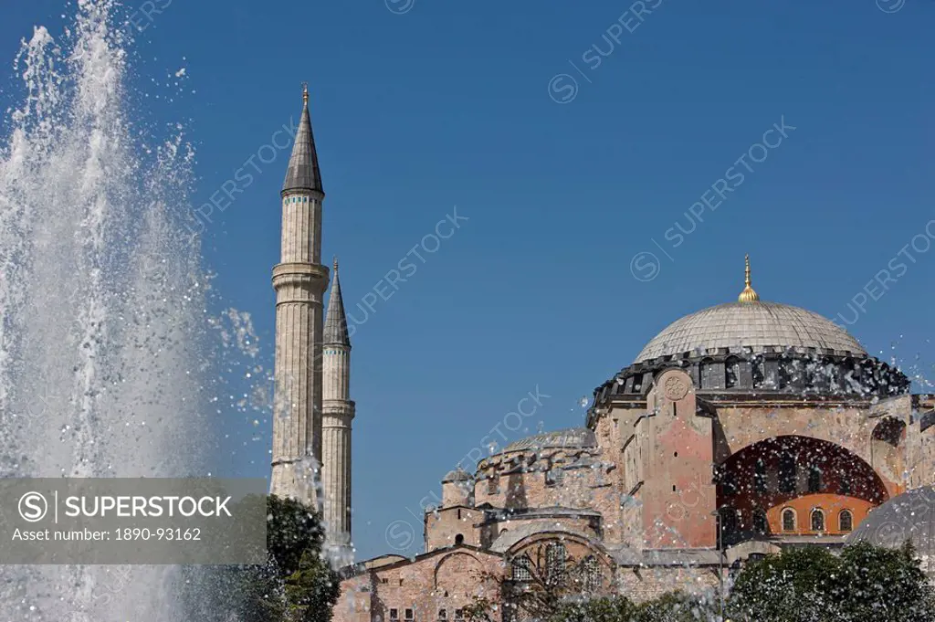 Hagha Sophia with fountain in foreground, UNESCO World Heritage Site, Istanbul, Turkey, Europe