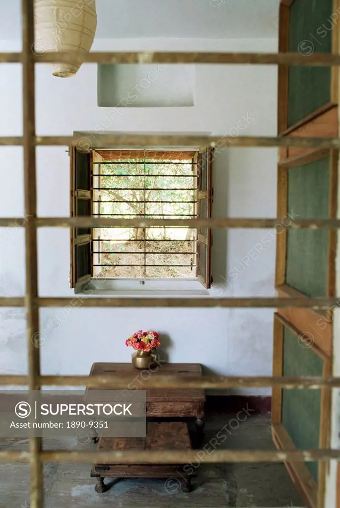 Glassless windows providing traditional cross ventilation techniques allowing air movement in residence, Amber, near Jaipur, Rajasthan state, India, A...