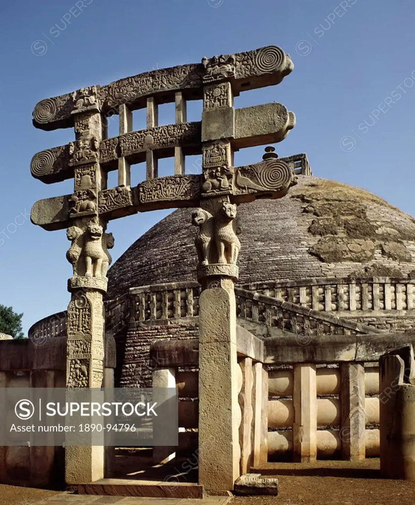 Stupa No. 1 at Sanchi, UNESCO World Heritage Site, Madhya Pradesh, India, Asia