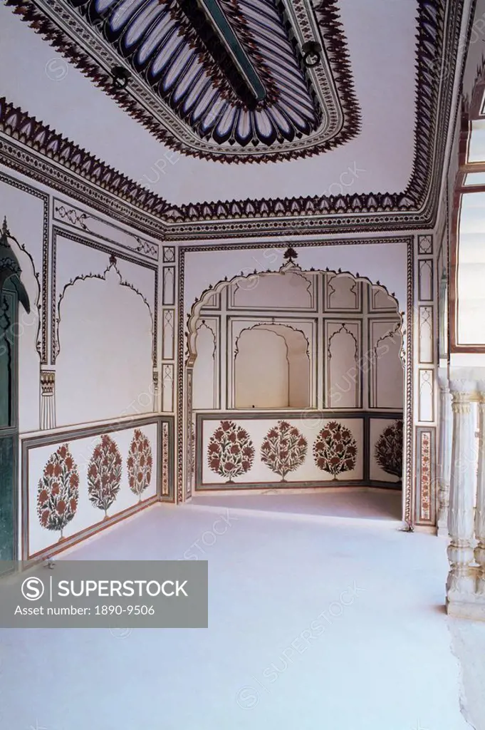 The painted walls of a covered verandah which surrounds one of the fort courtyards, Kuchaman Fort, Kuchaman, Rajasthan state, India, Asia