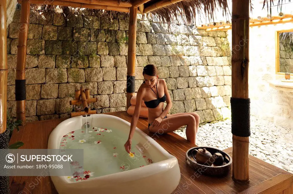 Bath at the Mogambo Spa at Plantation Bay in Cebu, Philippines, Southeast Asia, Asia