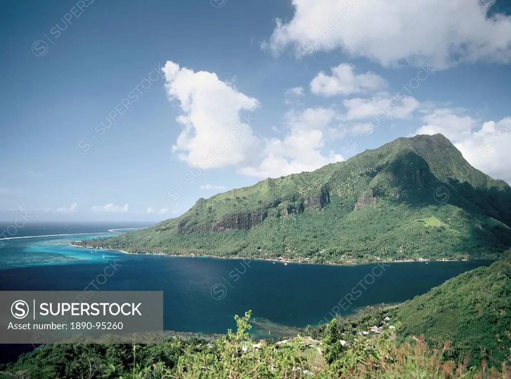 View of the mouth of Cook´s Bay, Moorea, Society Islands, French Polynesia, South Pacific, Pacific