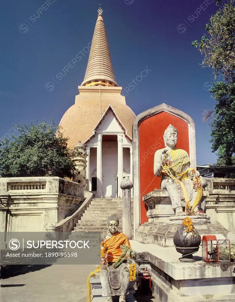 The great stupa of Nakorn Pathom, Thailand, Southeast Asia, Asia