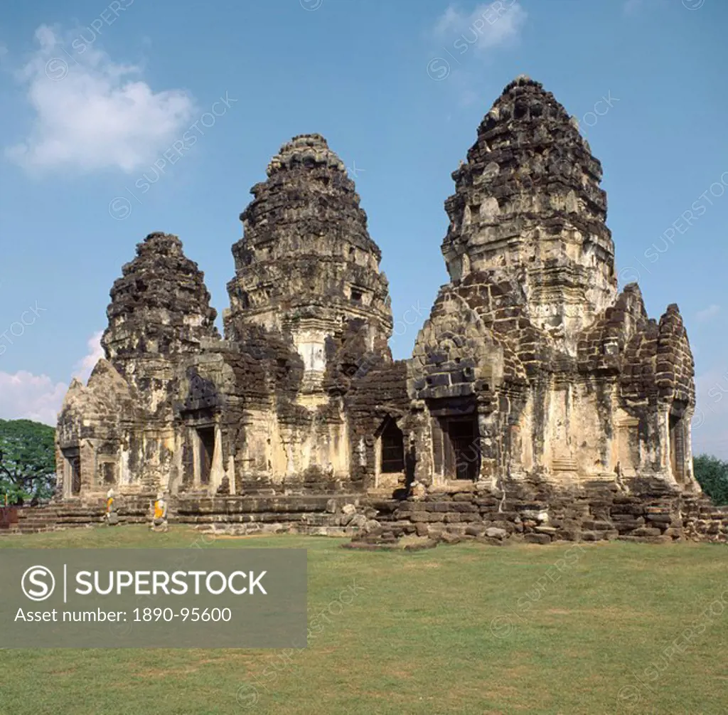 The Khmer temple of Phra Prang Sam Yod, Lopburi, Thailand, Southeast Asia, Asia