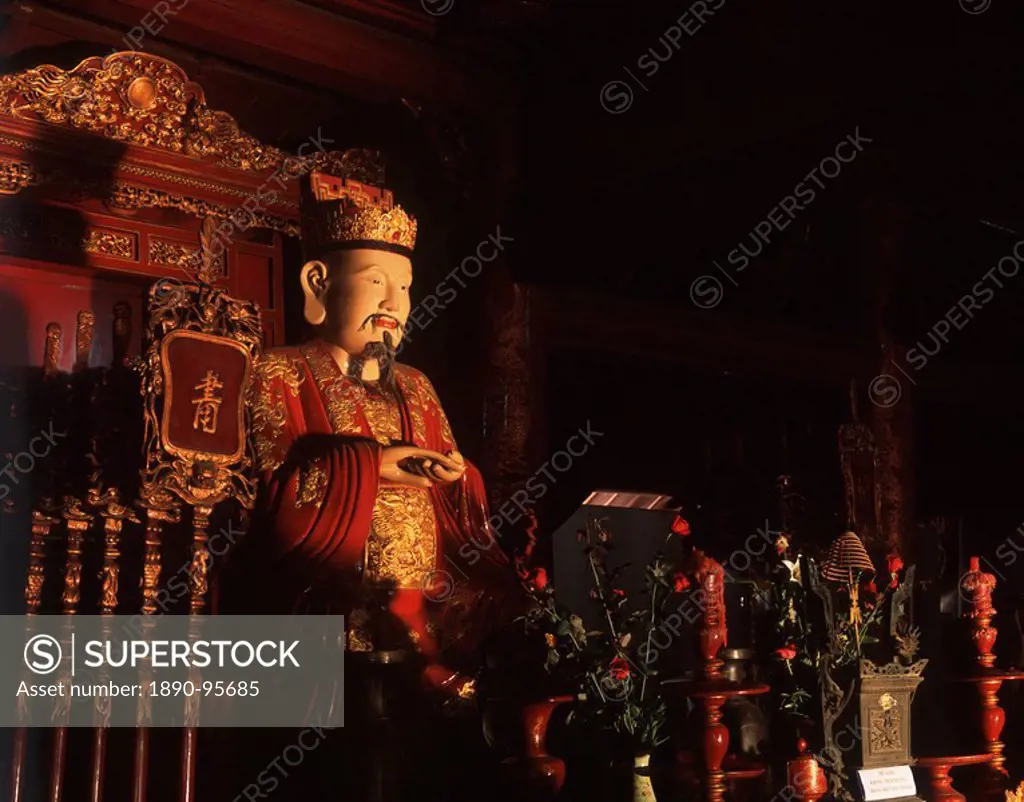 Statue of Confucius, Temple of Literature, Hanoi, Vietnam, Indochina, Southeast Asia, Asia
