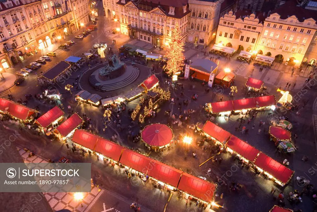 Christmas market at Staromestske Old Town Square with statue of Jan Hus, Stare Mesto Old Town, UNESCO World Heritage Site, Prague, Czech Republic, Eur...