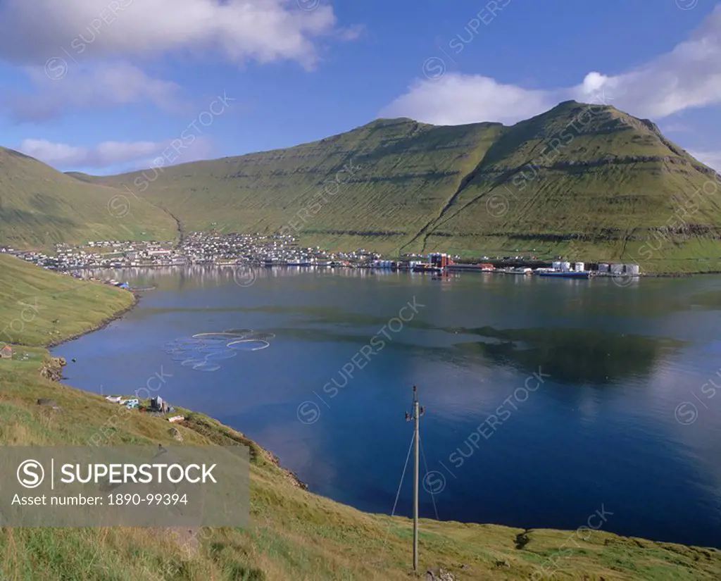 Fuglafjordur, under Borgin hill, 571 m, Esturoy Island, Faroe Islands Faroes, Denmark, Europe