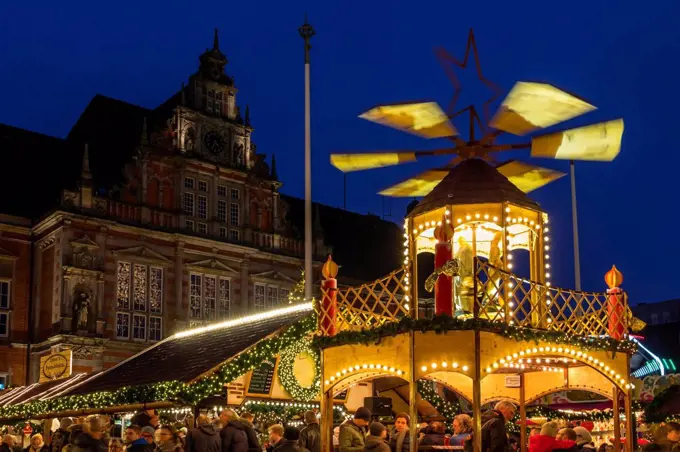Christmas market at the town hall square at dusk in Harburg, a district of Hamburg, Germany, Europe
