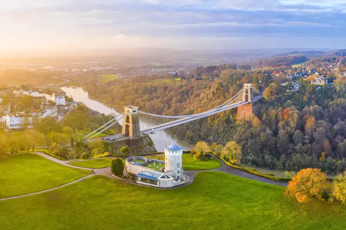 Clifton Suspension Bridge spanning the River Avon and linking Clifton and Leigh Woods, Bristol, England, United Kingdom, Europe