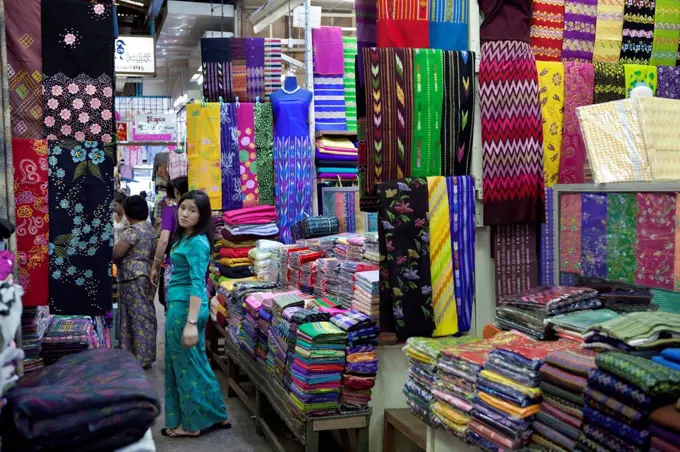 Burmese longyi stalls, Bogyoke Aung San Market, Yangon (Rangoon), Yangon Region, Myanmar (Burma), Asia