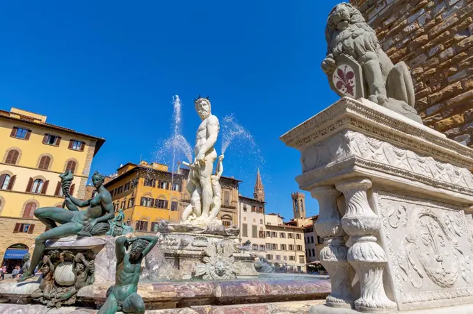 View of Neptune Fountain in Piazza Signoria, Florence, UNESCO World Heritage Site, Tuscany, Italy, Europe