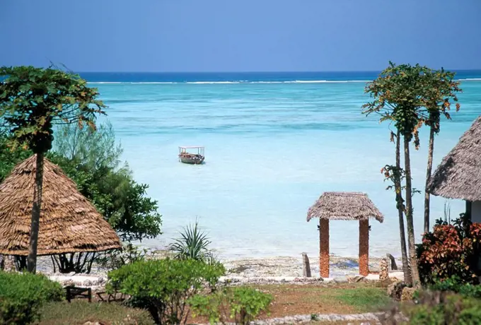 Indian Ocean from the Ras Nungwi Beach Hotel, Zanzibar, Tanzania, East Africa, Africa