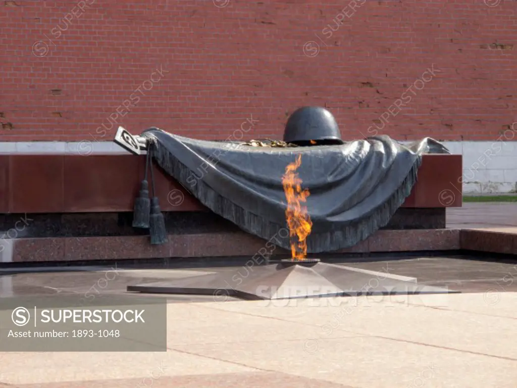 Russia, Moscow, Alexander Garden, Eternal flame of Tomb of the Unknown Soldier