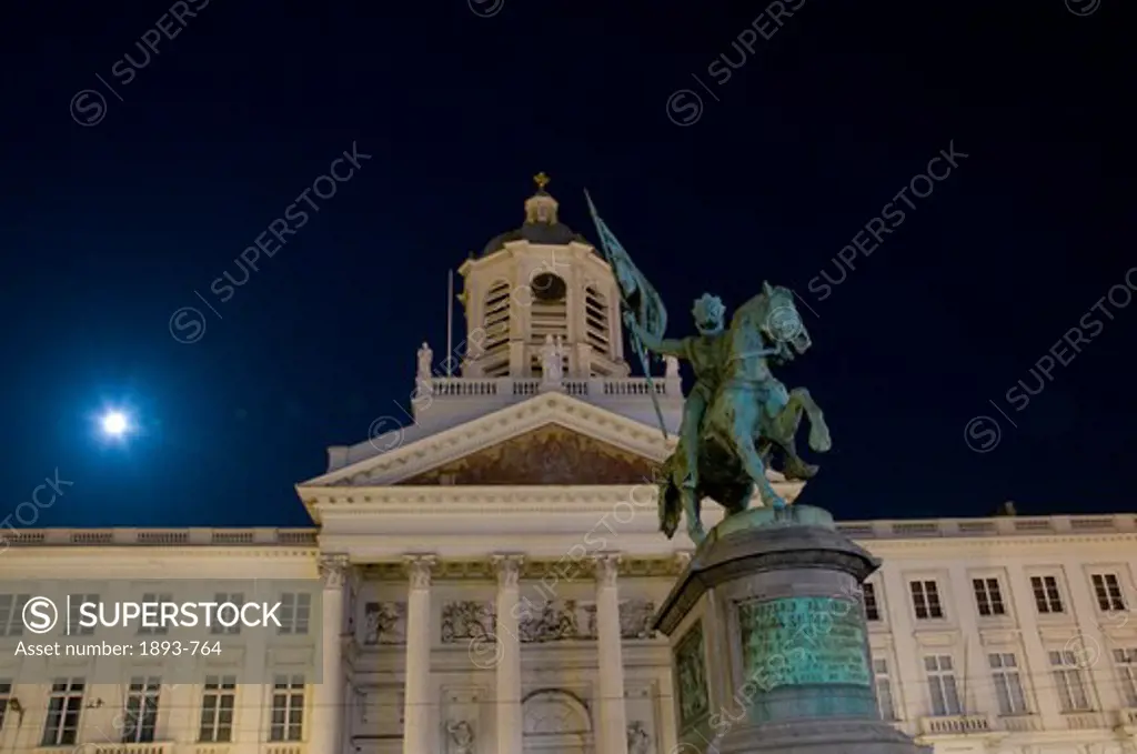 Belgium, Brussels, statue of Godfrey of Bouillon at Place Royale in front of Church of Saint Jacques-sur-Coudenberg