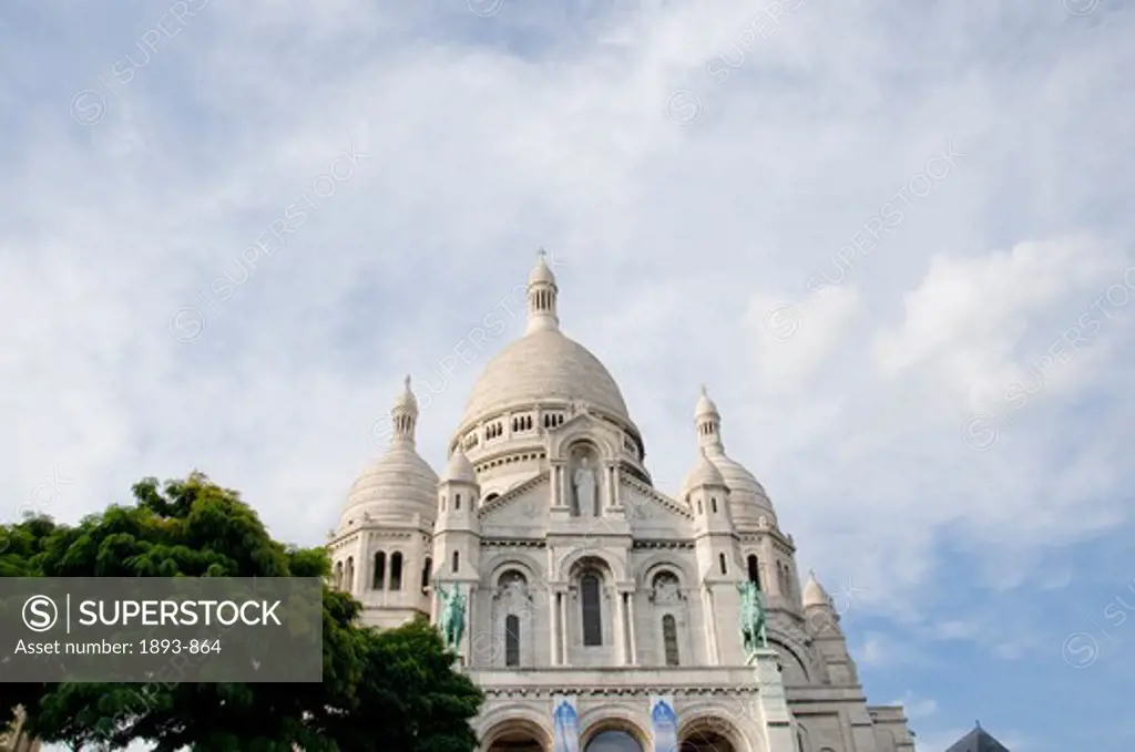 Low angle view of minor basilica, Basilique Du Sacre Coeur, Paris, Ile-de-France, France