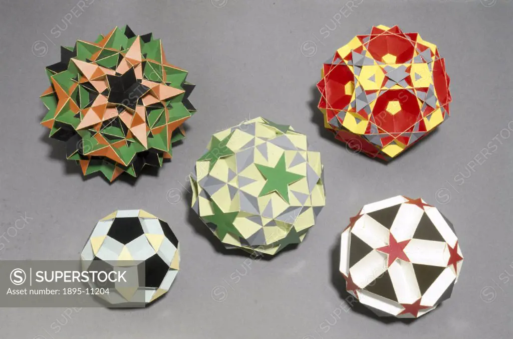 A polyhedron is said to be uniform when all its faces are regular polygons and all its vertices are surrounded by similar polygons arranged in the sam...
