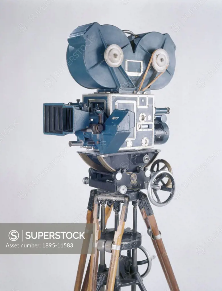 Technicolor three-colour 35mm camera, American, 1932-1955.Technicolor, introduced in 1915, is regarded as the finest colour motion picture process. It...