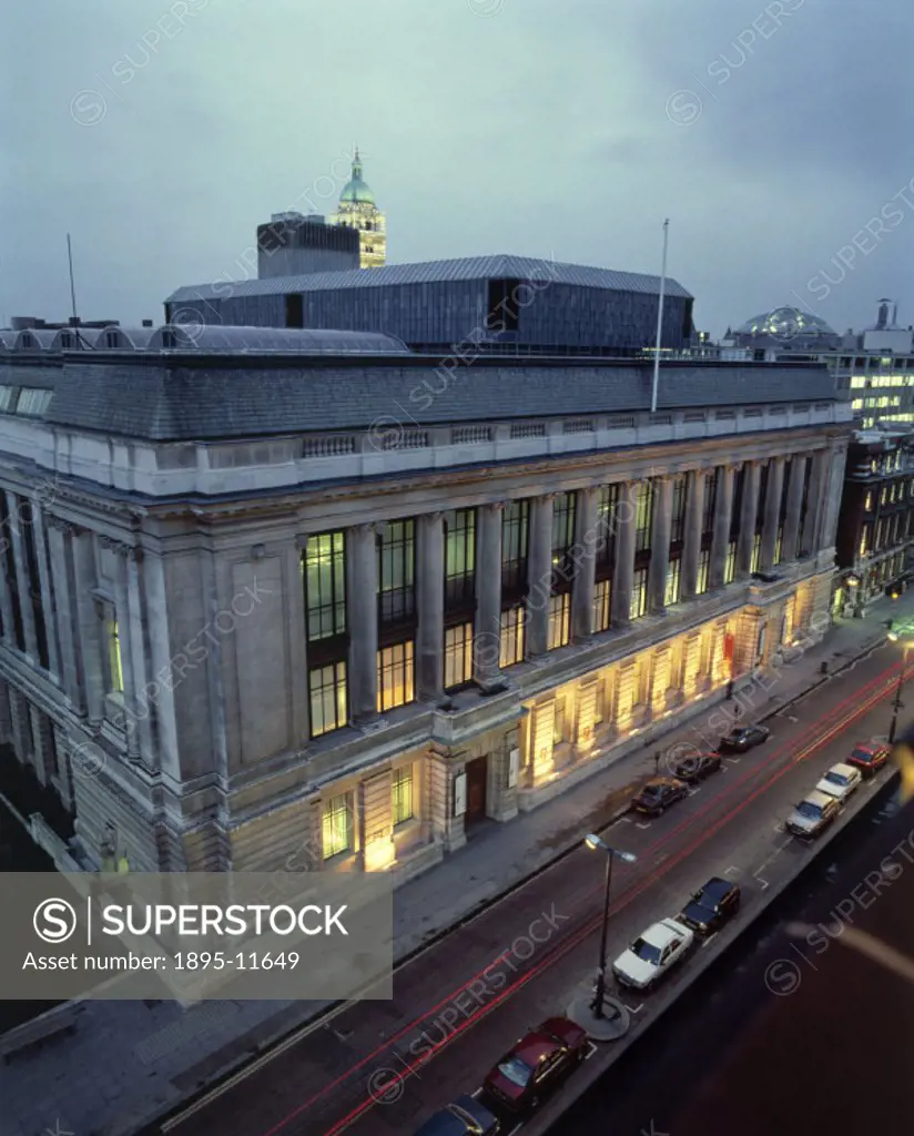 Science Museum at night, London, 9 January 1991.The facade of the Science Museum on Exhibition Road, as viewed at night from the upper balcony of the ...
