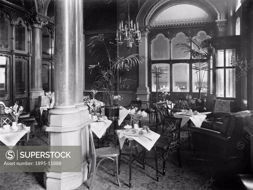 Midland Grand Hotel at St Pancras station, lounge interior as refurbished, January 1912. Designed for the Midland Railway by Sir Giles Gilbert Scott, ...