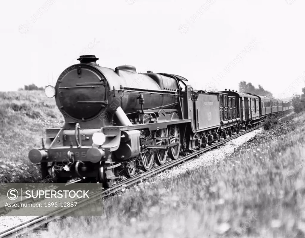 Southern Railway 4-6-0 steam locomotive No 850 ´Lord Nelson´ passing Chislehurst on an ´up´ boat train bound for Victoria Station in London.