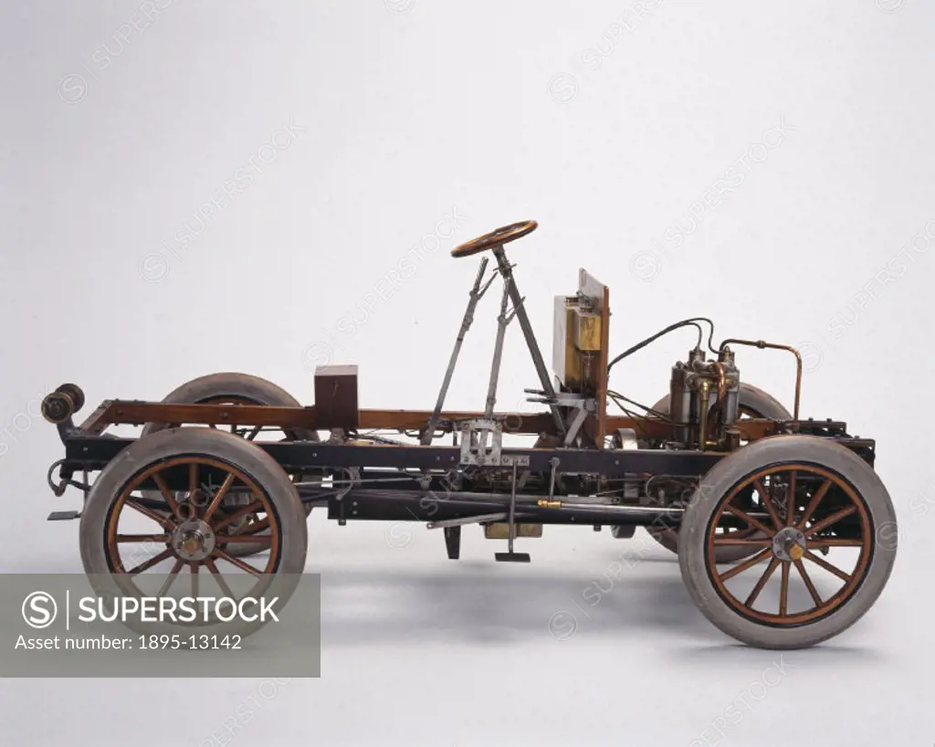 Working model (scale 1:14) of a stripped down chassis illustrating the car´s components. Powered by its engine, the motor car relies on its transmissi...
