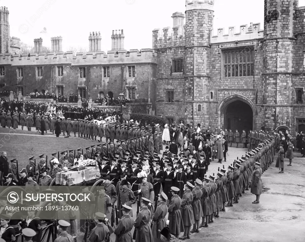 The funeral cortege of King George V at the South Horseshoe Cloisters at Windsor Castle  The coffin is carried on a gun carriage, followed by sailors ...