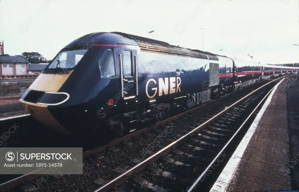 High Speed Train in Great North Eastern Railway (GNER) livery at Montrose station, heading north to Aberdeen. Photograph by Lynn Patrick.