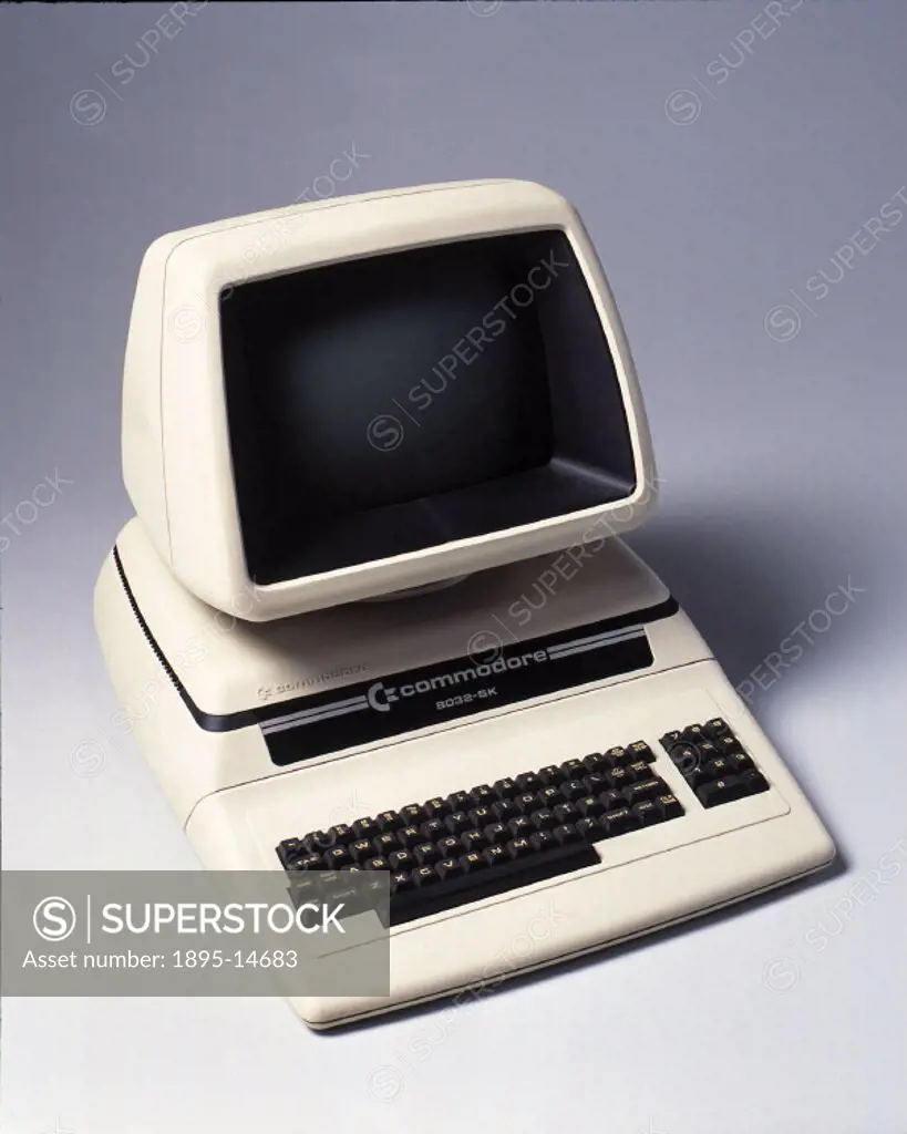 This model, the 8032-SK, was made in West Germany and known as the ´business computer´. The integral system box and monitor is accompanied by a separa...